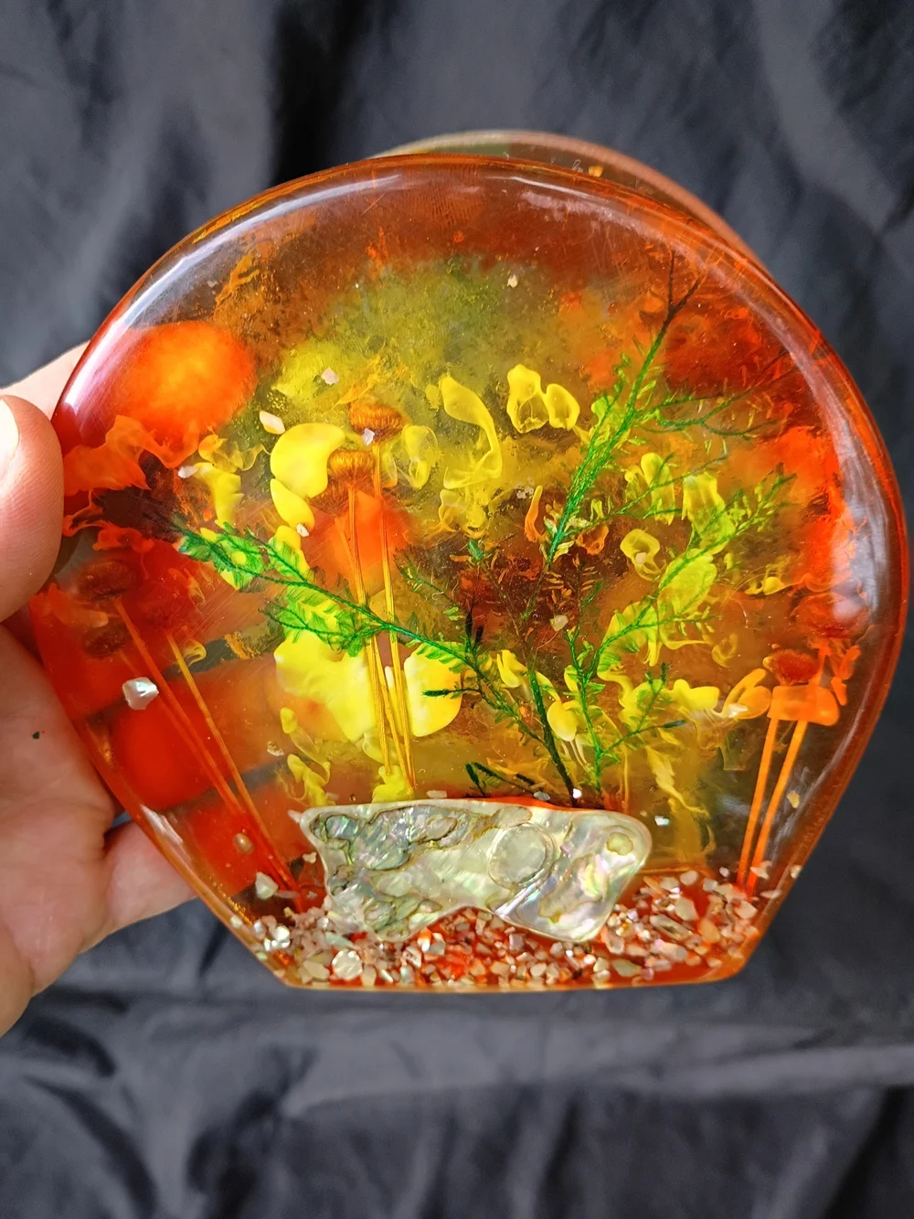 Vtg MCM Mid Century Colorflo Lucite Pressed Flowers and Shell Napkin Holder